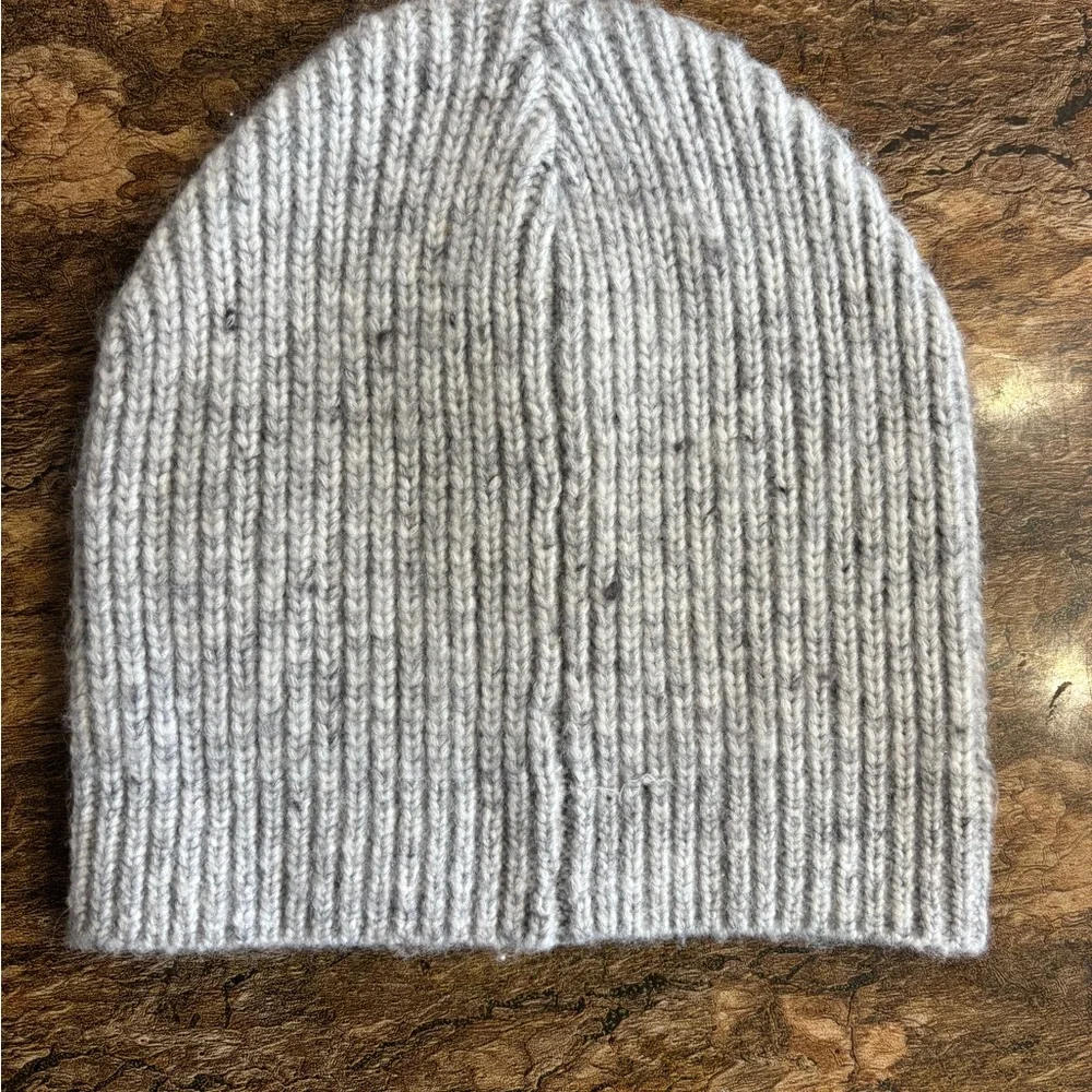 Aerie Light Gray Speckle Knit Beanie